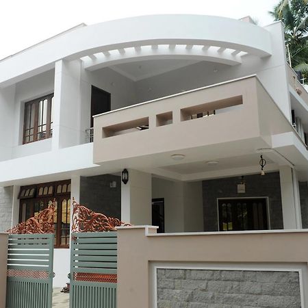 Moksha Homestay Thiruvananthapuram Esterno foto