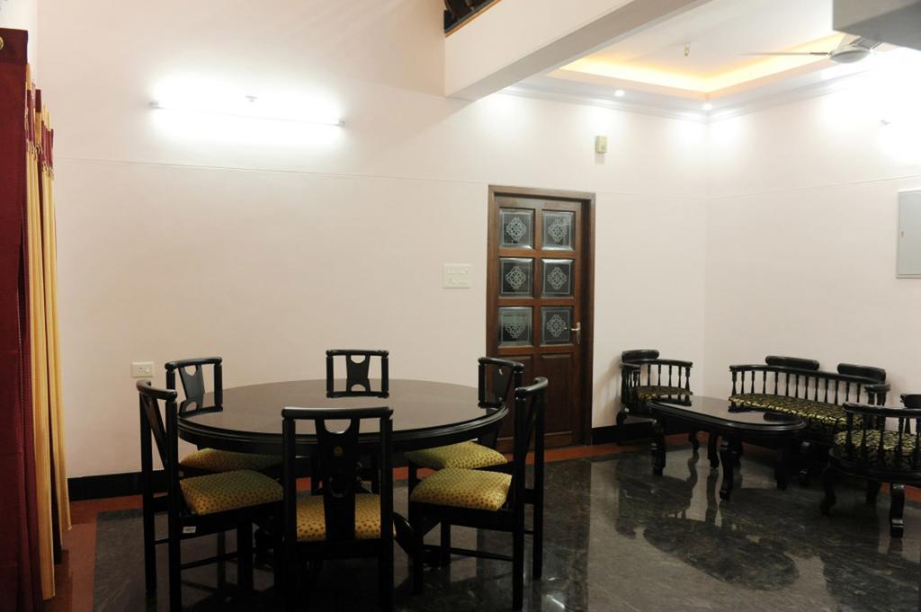 Moksha Homestay Thiruvananthapuram Esterno foto